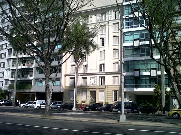 Um ar frances na arquitetura da Praia do Flamengo.