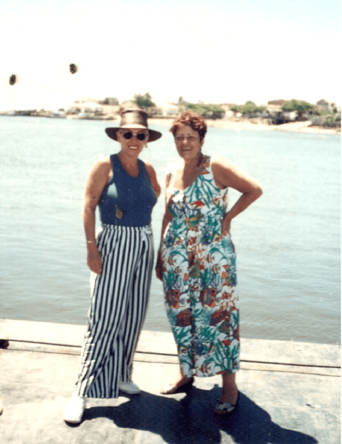 Primeira visita à Vila de Santo André... Balsa aberta, eu e a alegria da Tania...